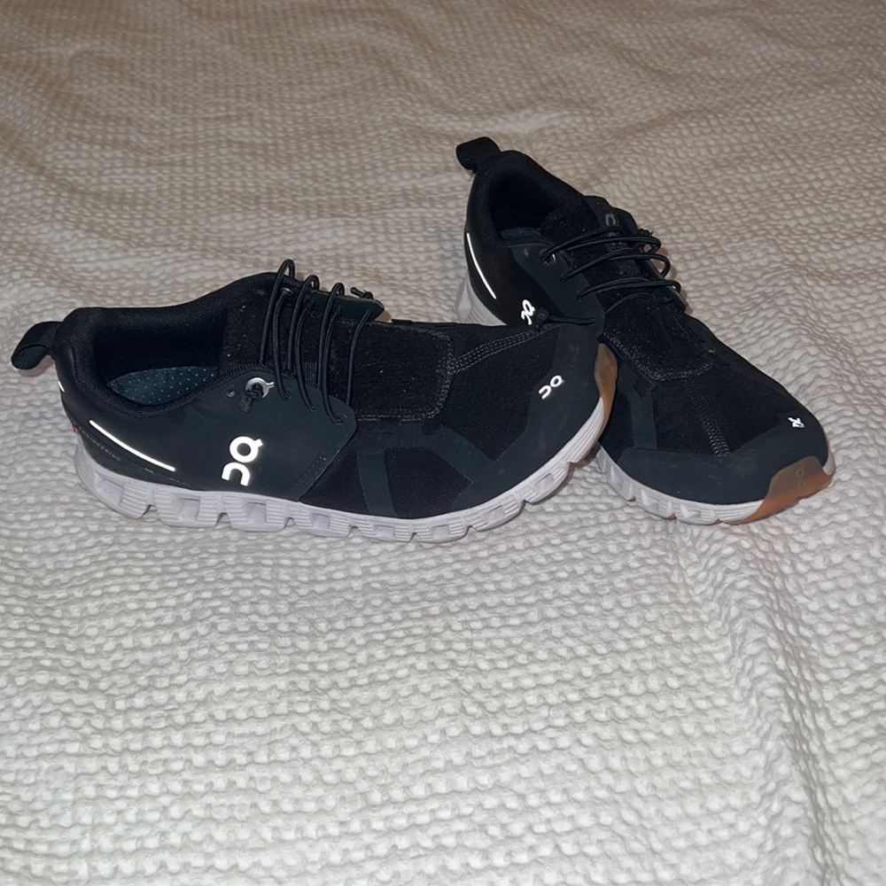 ON CLOUD sneakers